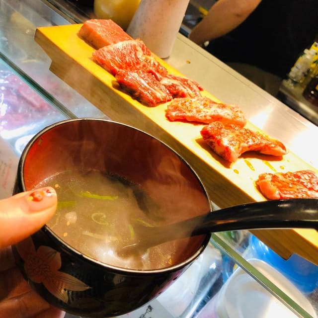 卸問屋直営 立ち食い 一切れ焼肉 松田 - サブ画像3