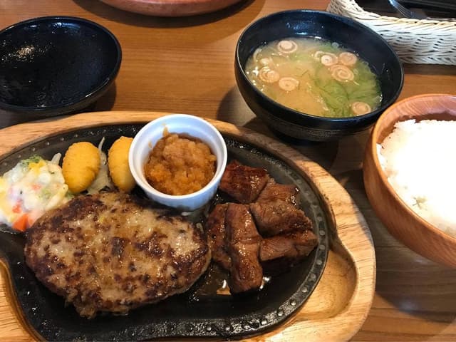 びっくりドンキー 庚午店 - サブ画像2