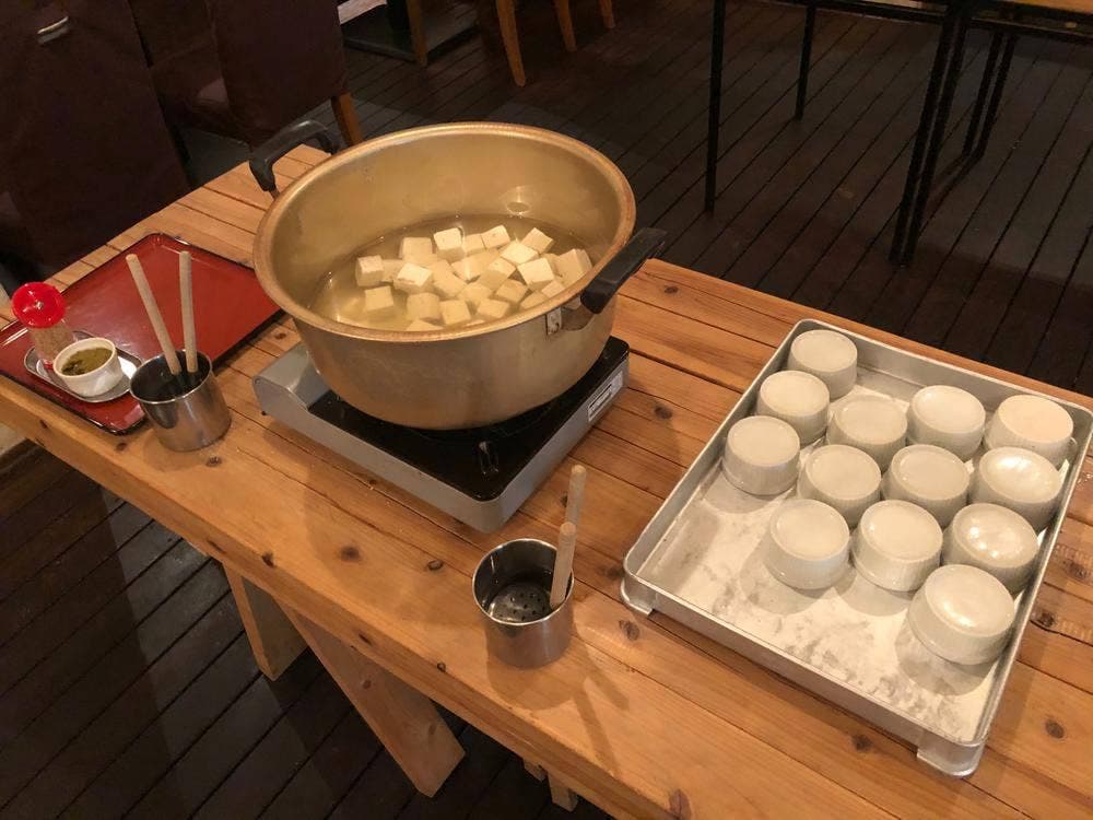 酒場のシャトル