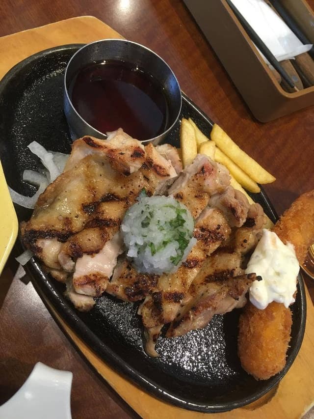 ヴィクトリアステーション 旭町店 - サブ画像1