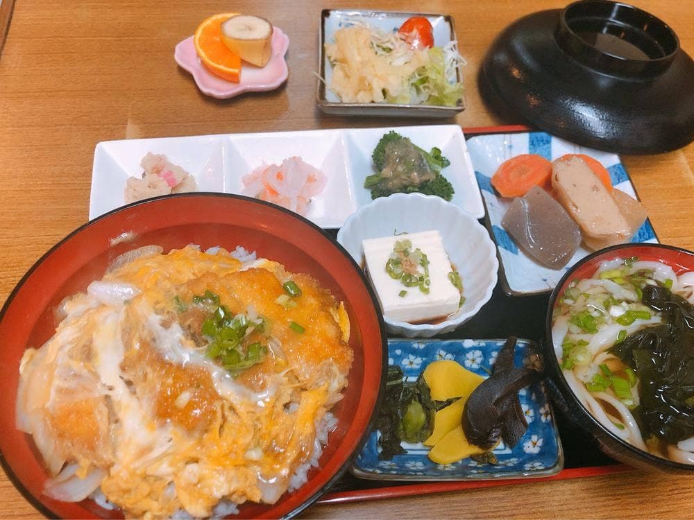 山しげ