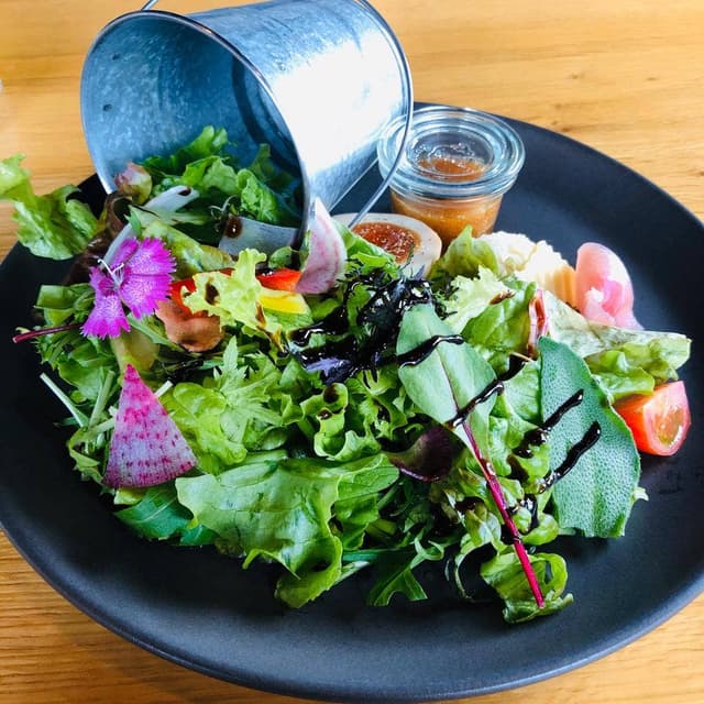 Cafe and restaurant HUTTE - サブ画像1