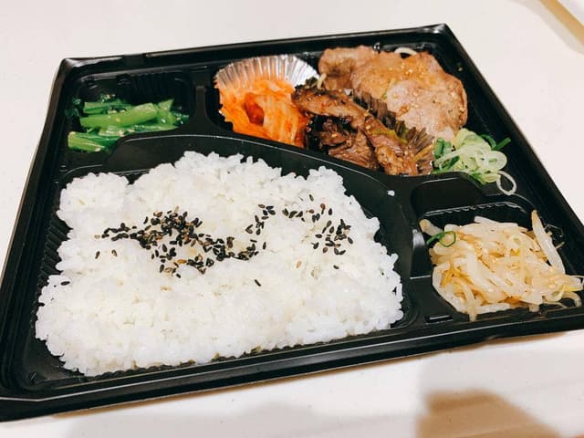 神泉ホルモン 三百屋 - サブ画像3