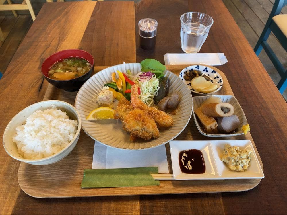 Cafe&Bar Blue Bee