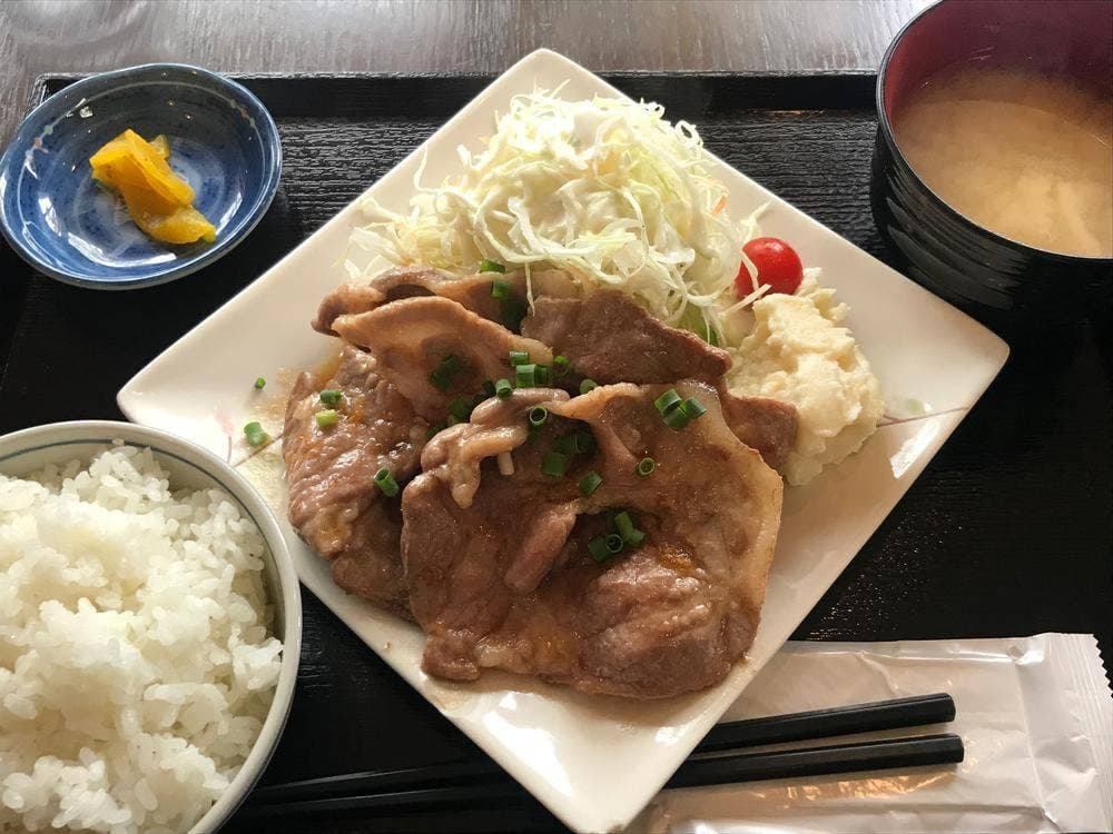 旬の肴と和風創作料理 つくしん房 元本郷町店