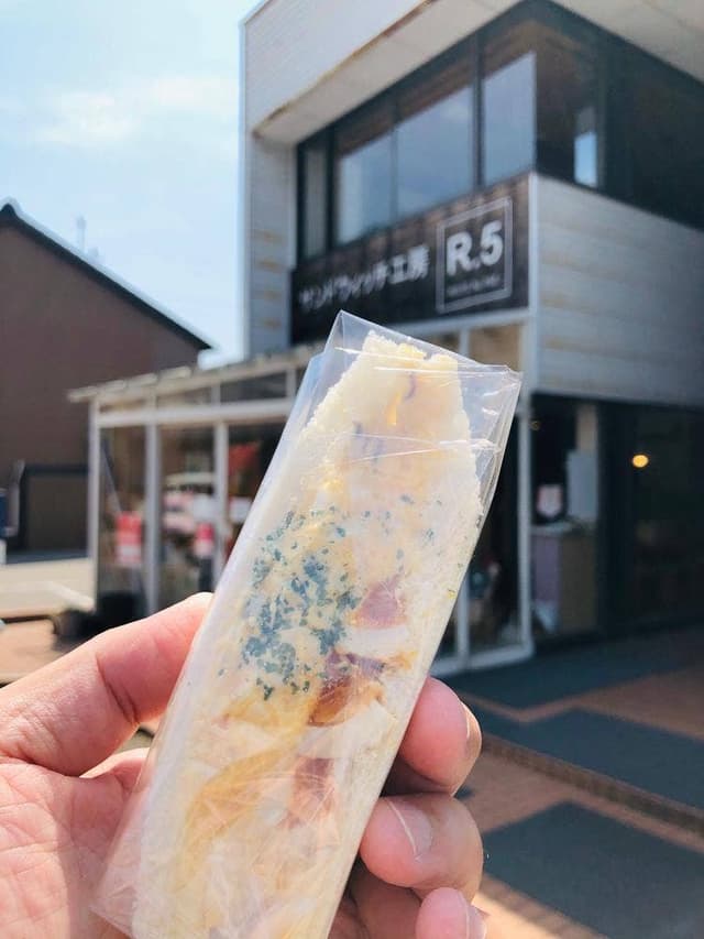 R.5 - サブ画像1
