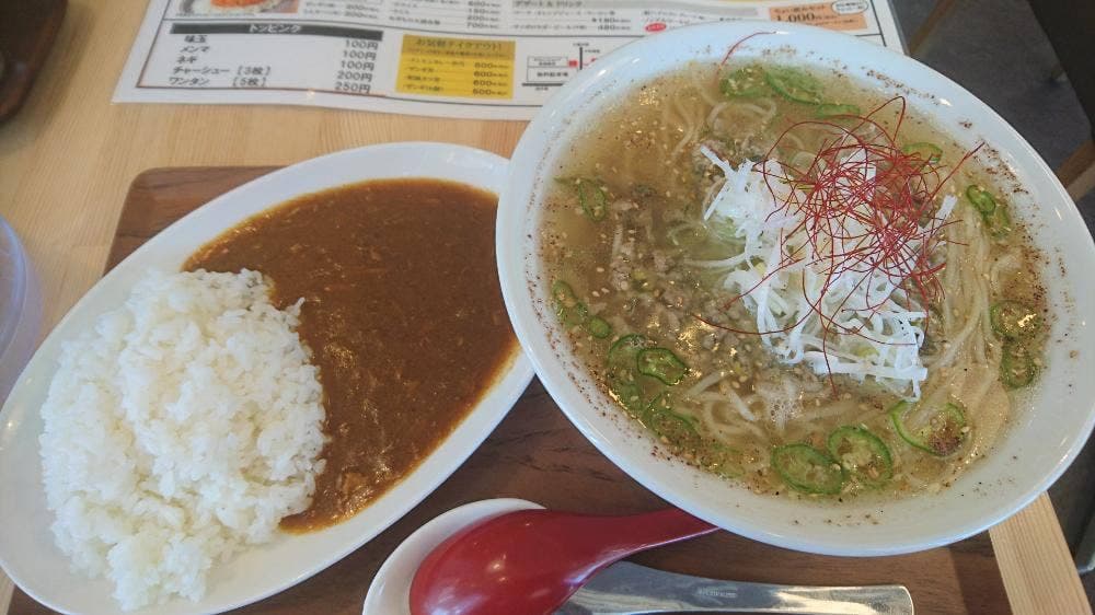 大衆食堂中華そばとおコメの店 メシケン。