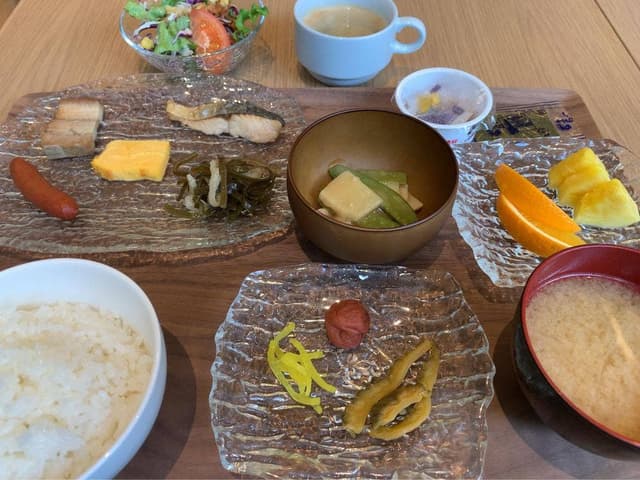 Café Kwazie ホテル・トリフィート那覇旭橋 - サブ画像1