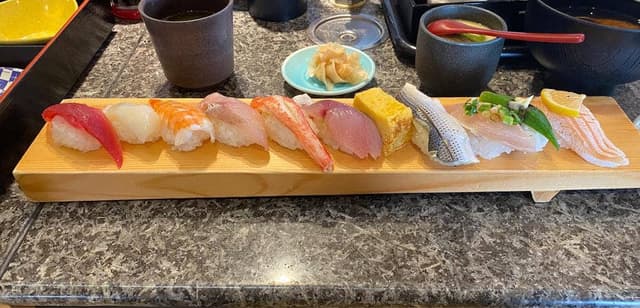 回転寿司 鮮 一宮店 - サブ画像3