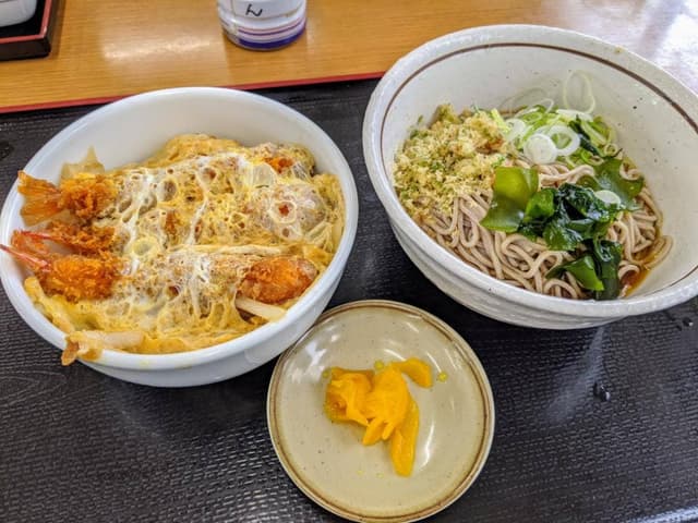 山田うどん 竹間沢店 - サブ画像1