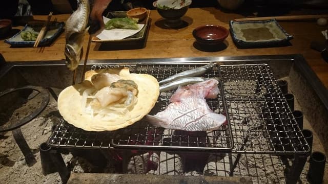 囲炉裏と寿司 水魚之喜 法善寺店 - サブ画像3