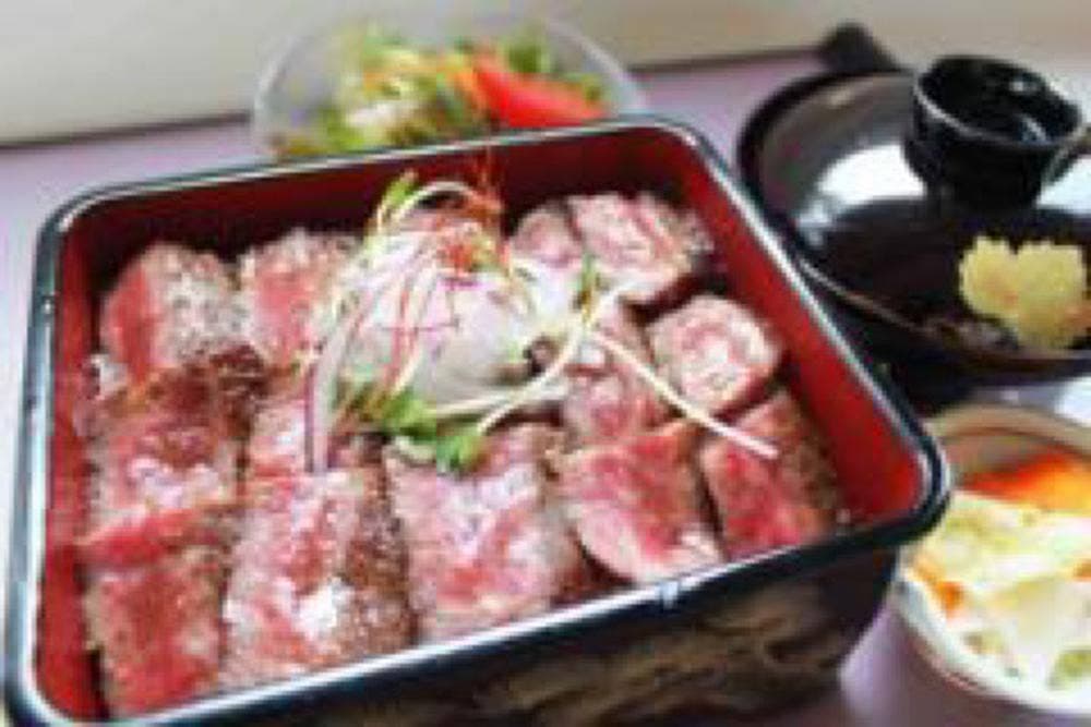 ご当地ファーム 大山望&和牛BBQレストラン・Camp DAISENBOU