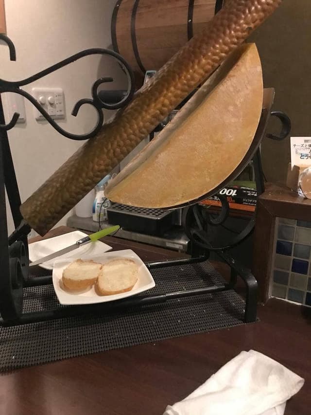 チーズと燻製のお店 とぅるーぶるー - サブ画像3