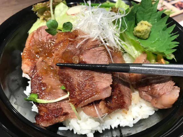 銀山亭の肉食堂 アイランドアイ - サブ画像1