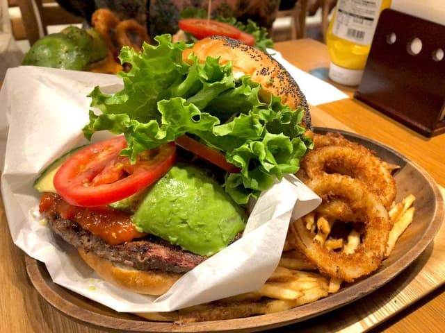 KUA`AINA ルクア大阪店 - サブ画像2