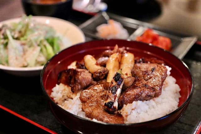 丸野焼肉 ホルモン - サブ画像1