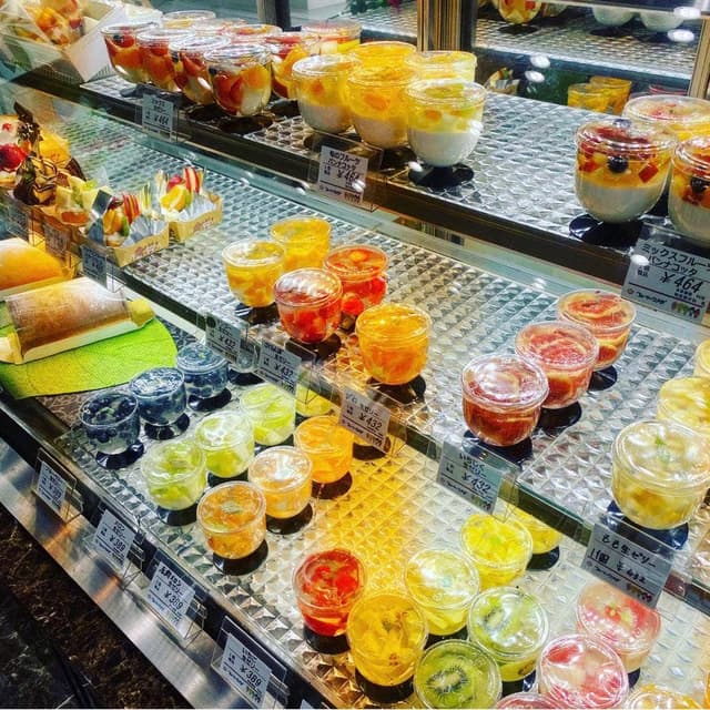 フルーツのウメダ 福井駅前本店 - サブ画像1