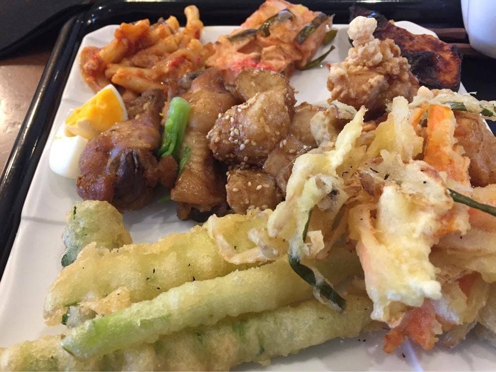 デリ&ビュッフェ くるるん