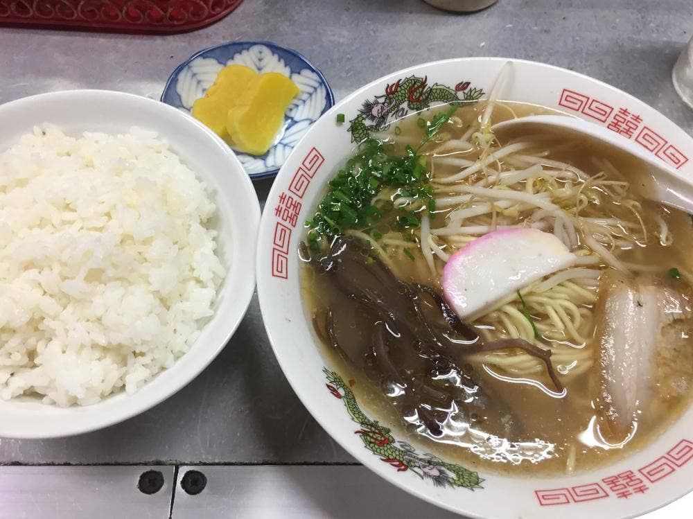 みんみん軒