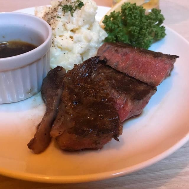 クラフトビールと肉寿司 個室肉バル 東京スタイルサンクス 八重洲店 - サブ画像3