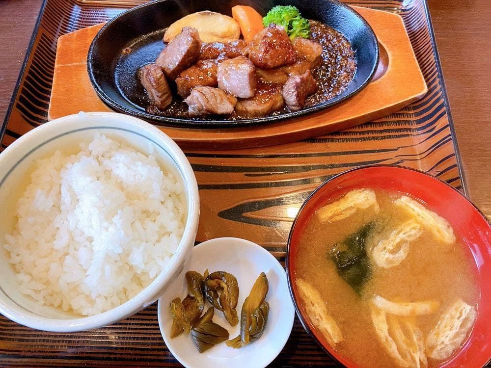 肉酒場寿楽 4号バイパス店
