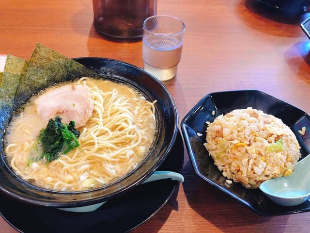 横浜家系ラーメン 鶴乃家 広島緑井店 - サブ画像2