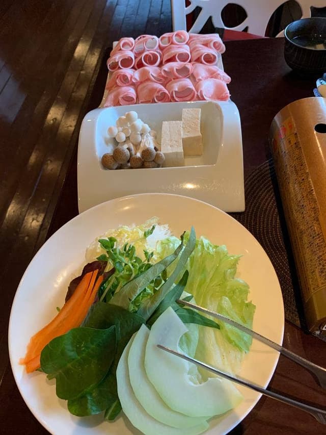アグーしゃぶしゃぶと沖縄料理 おBAR - サブ画像1