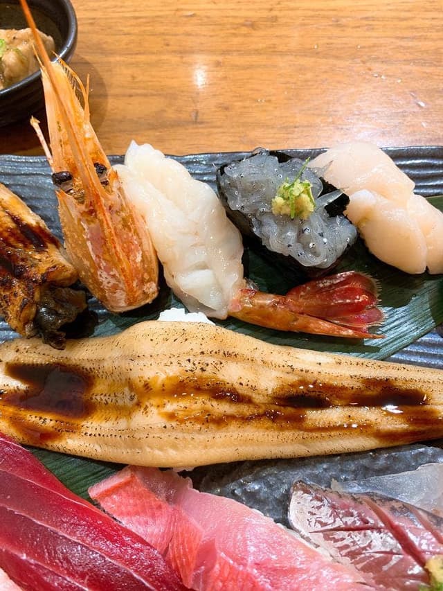 沼津 魚がし鮨 丸ビル店 - サブ画像1