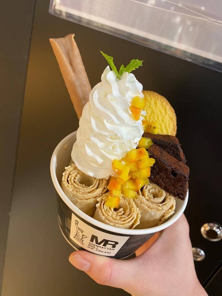 マンハッタンロールアイスクリーム LINKS UMEDA店