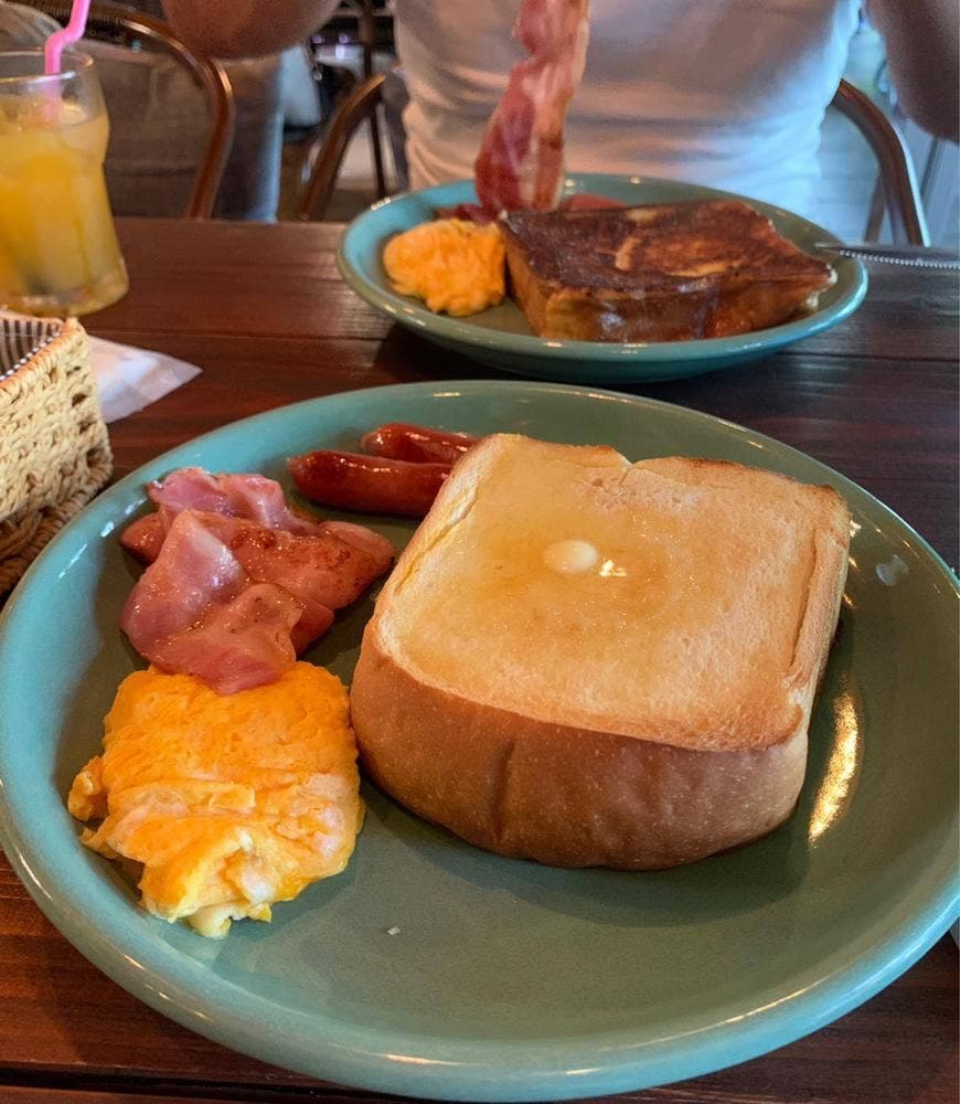 Cafe swell