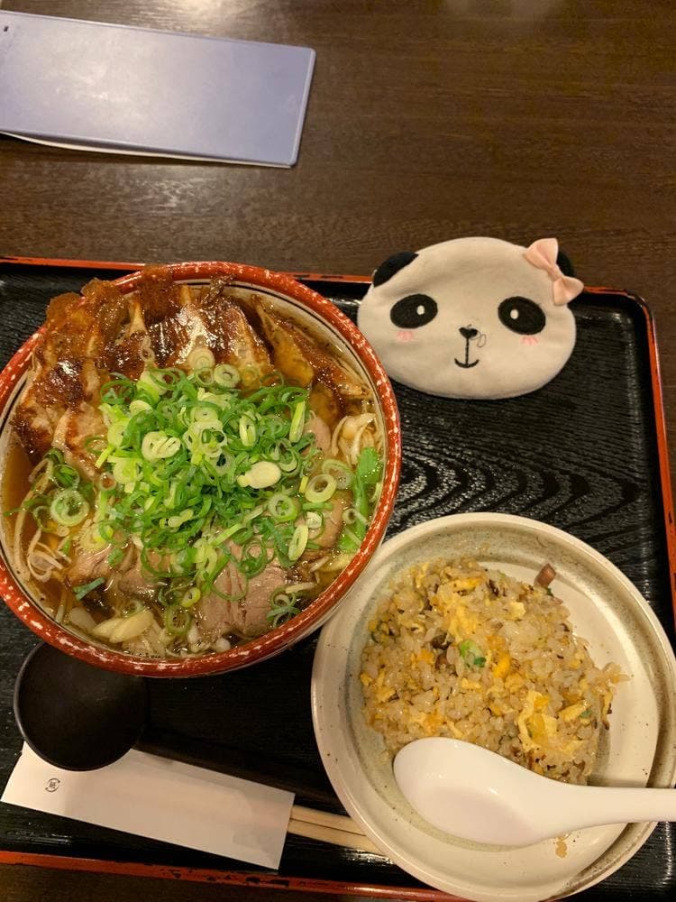 ぎょうざ家 鐘園亭