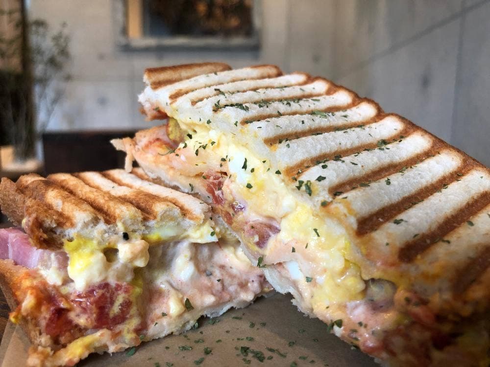 プラススタンド