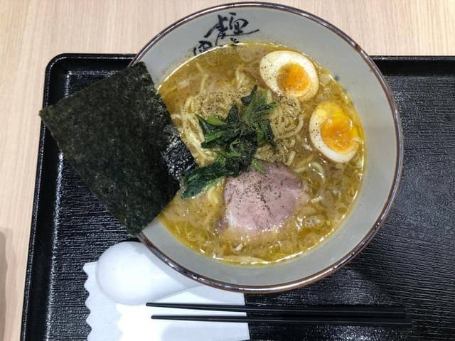 究極ラーメン 横濱家 イオンモール高知店 - サブ画像1