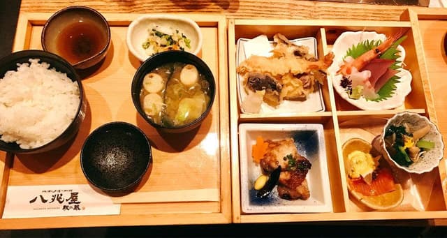 八兆屋 駅の蔵 福井駅店 - サブ画像1