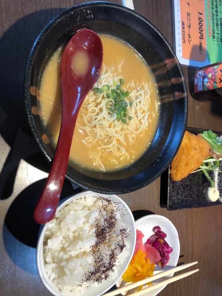 ホルモン焼き らーめん いなまる