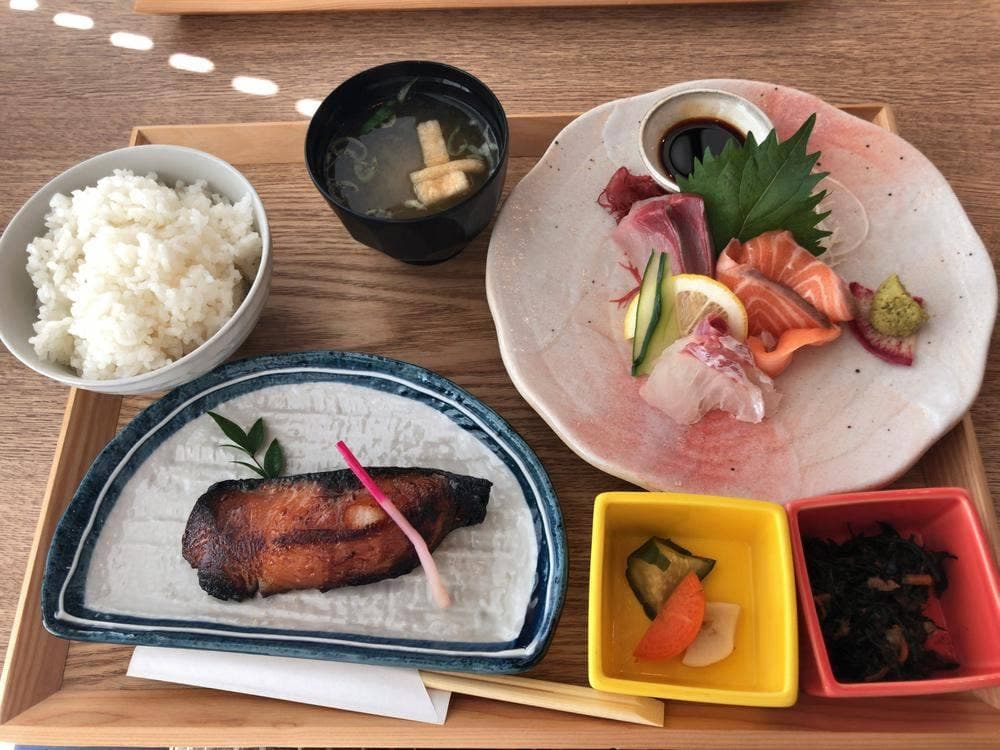 ひものや こはち ソラリアプラザ店