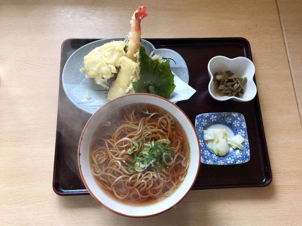 ローカルレストラン ホワイトタイム