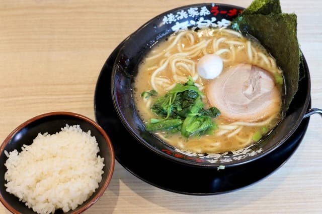 横浜家系ラーメン 有楽家 総本店 - サブ画像3