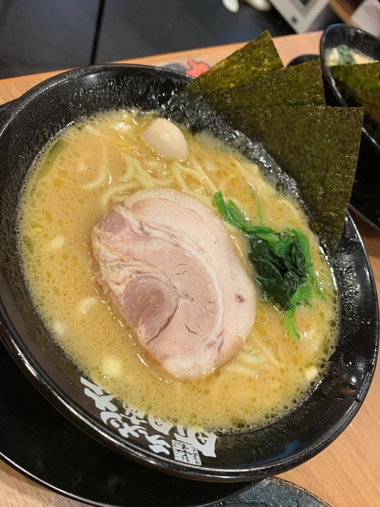 横浜家系ラーメン 町田商店 柴田バイパス店