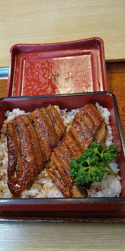 まるつね
