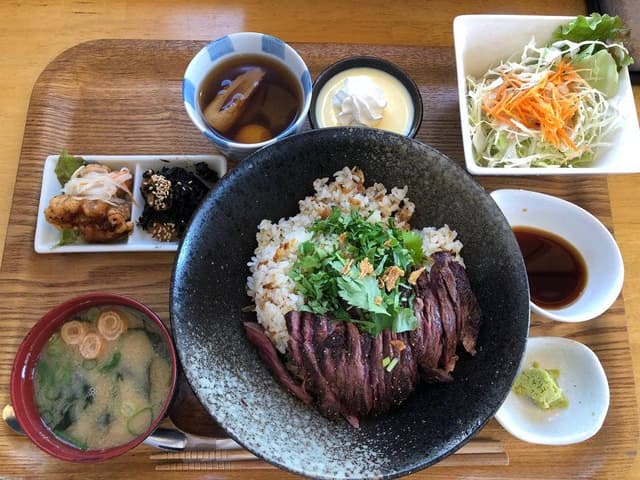 ステーキ丼専門店 黒べぇさん 手城店 - サブ画像2
