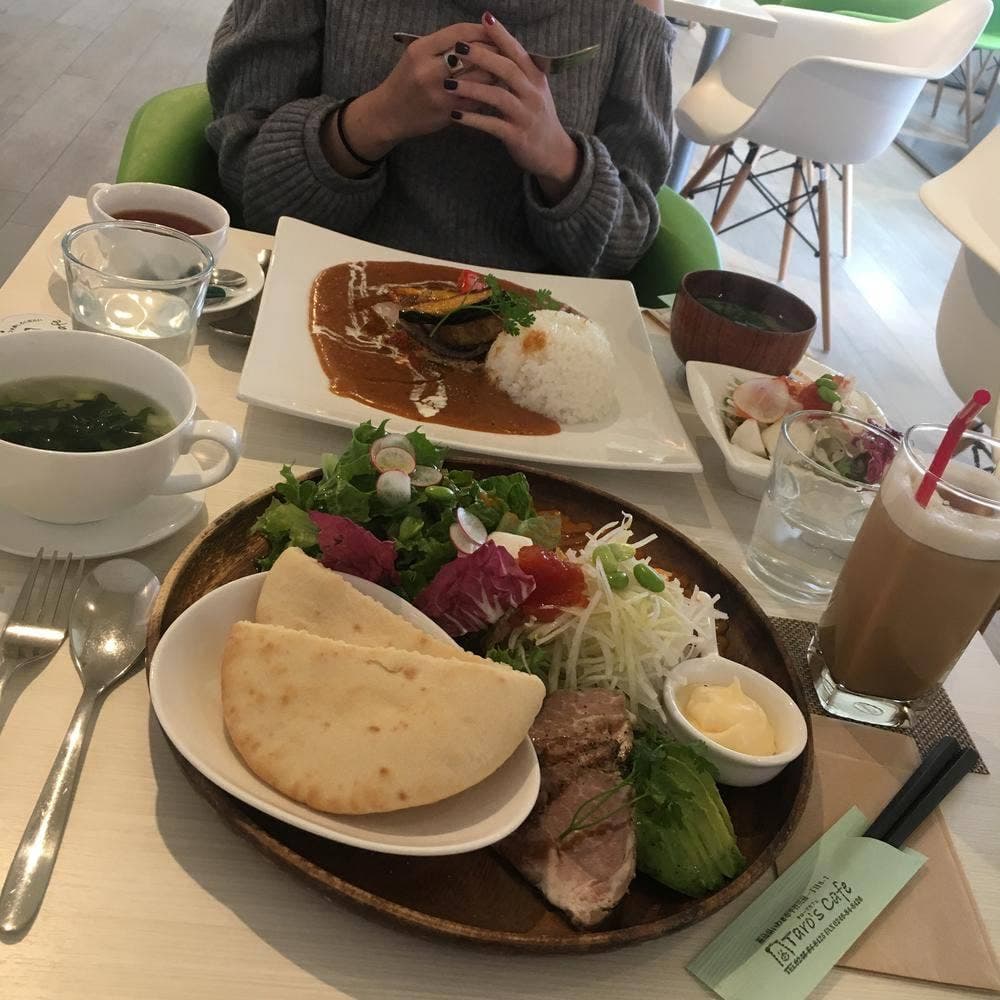 Taro's Cafe