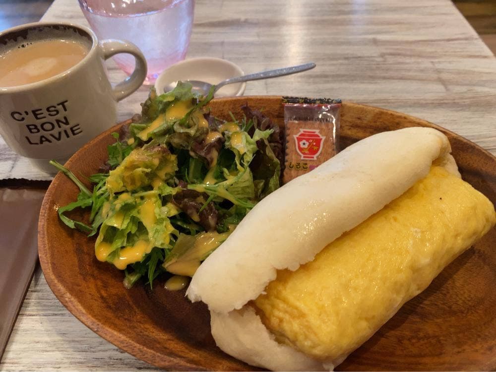 LUCK CAFE