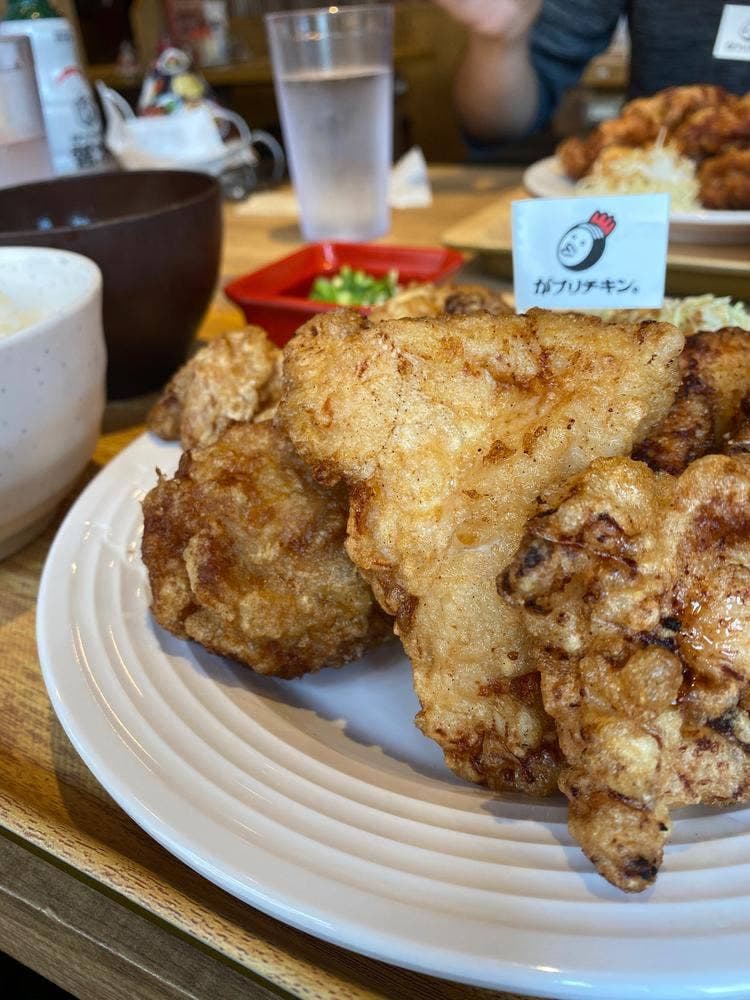 骨付鳥、からあげ、ハイボール がブリチキン。栄店