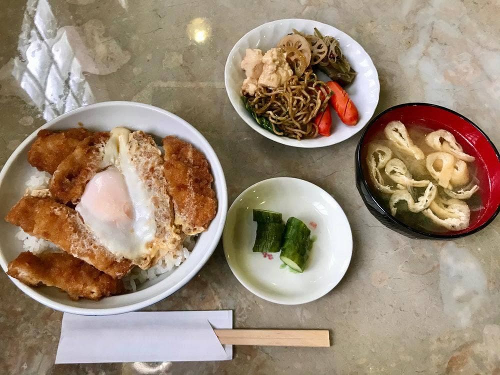 洋食 ヒロ