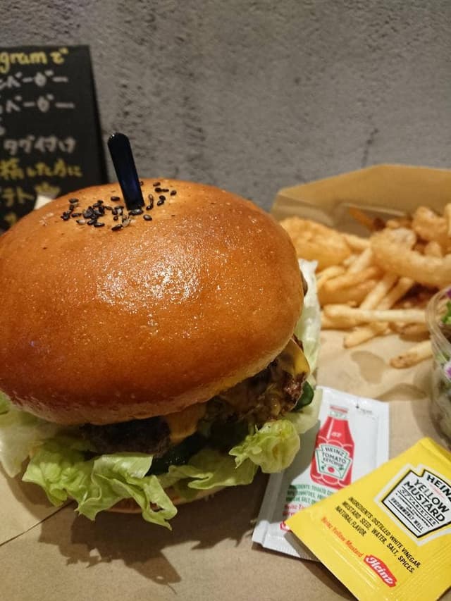 ドラゴンバーガー 鎌倉店 - サブ画像3