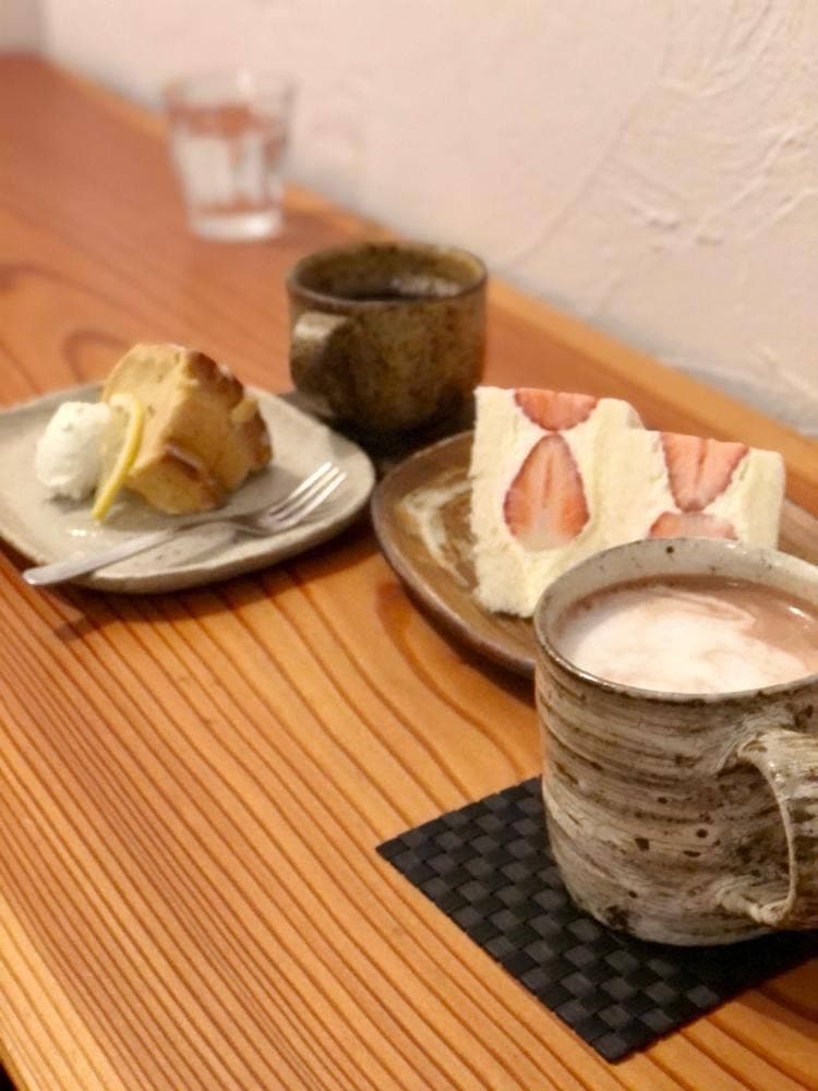 カフェ 崖の上