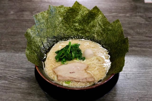 横浜家系ラーメン 金山家 植田店 - サブ画像1