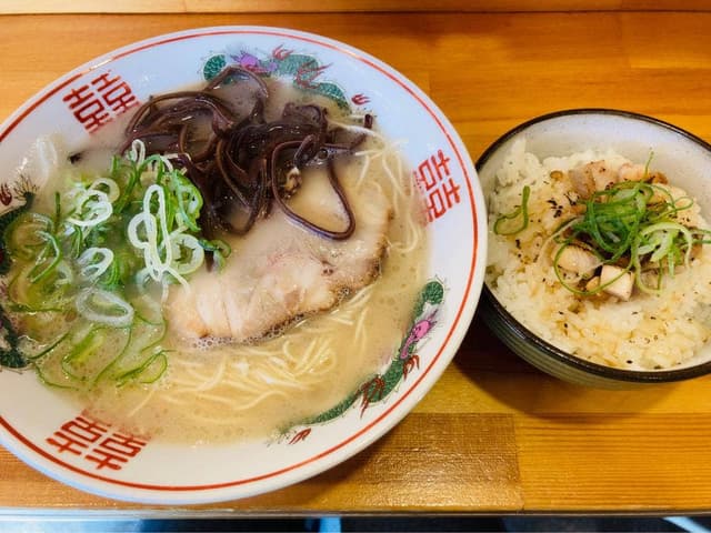 博多ラーメン ばたやん 駅前店 - サブ画像1