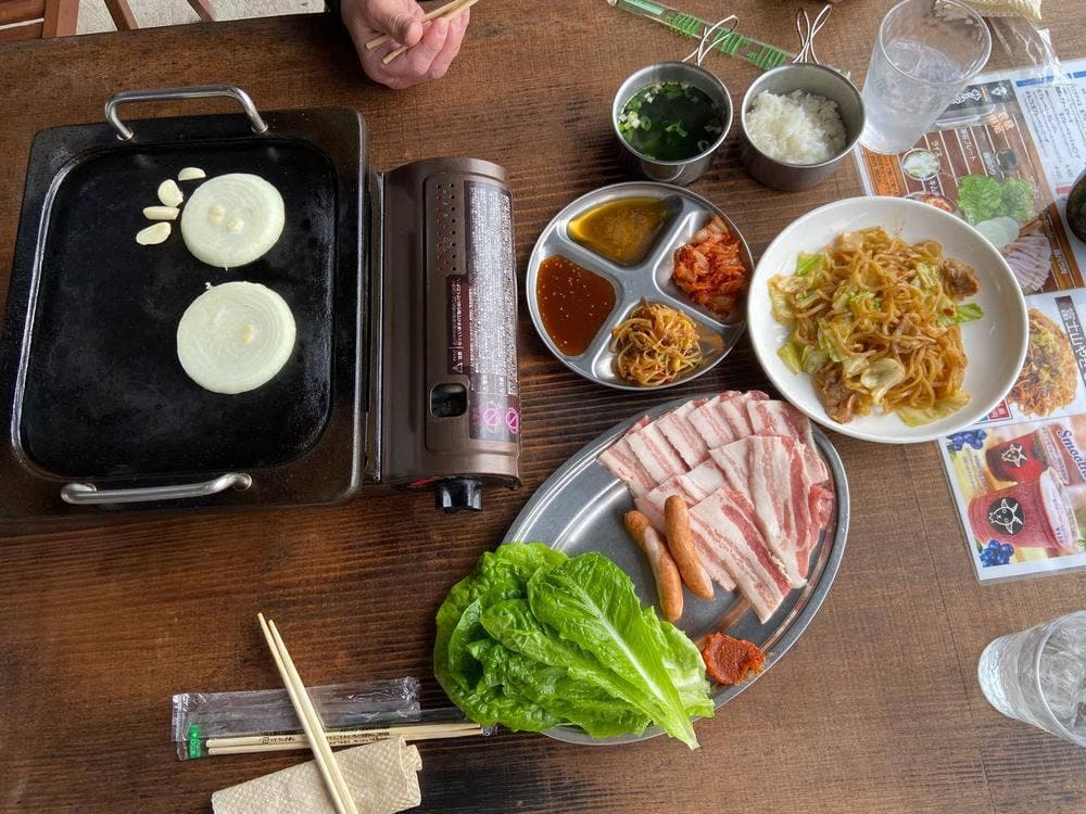 ヤギの木登りガーデンカフェ